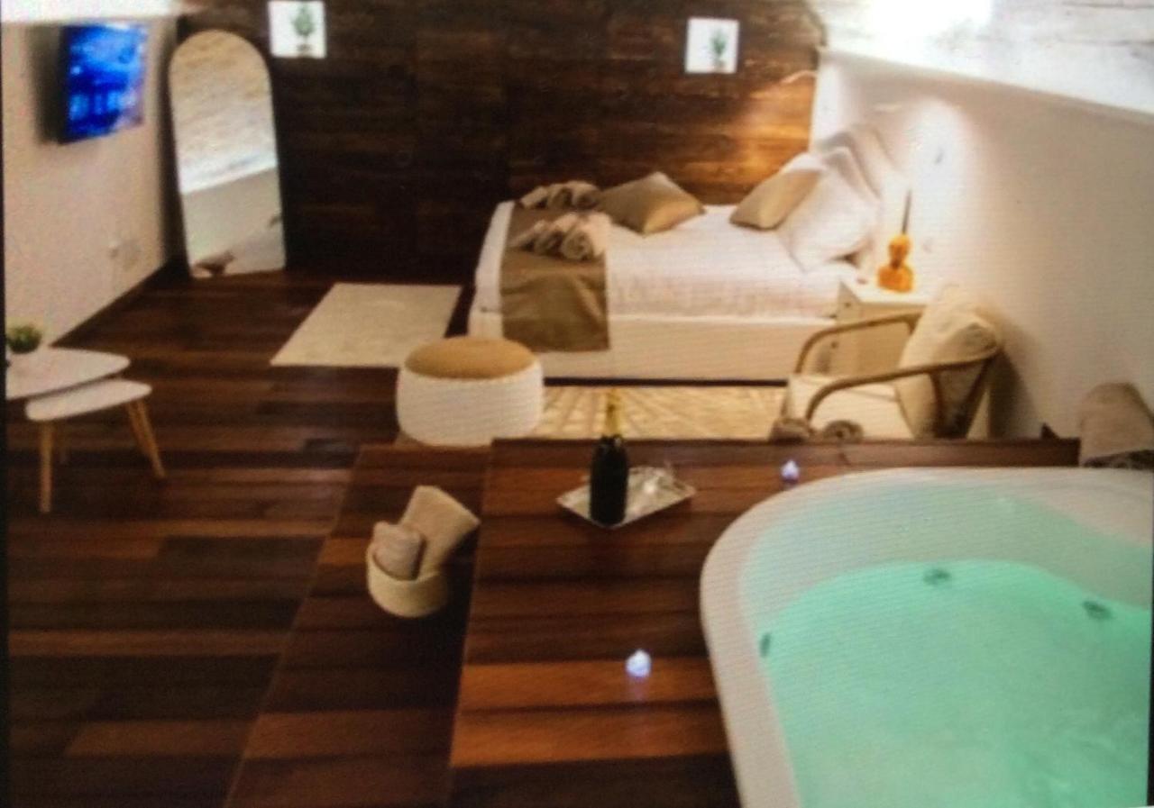 Lc Luxury Apartment 바리 외부 사진