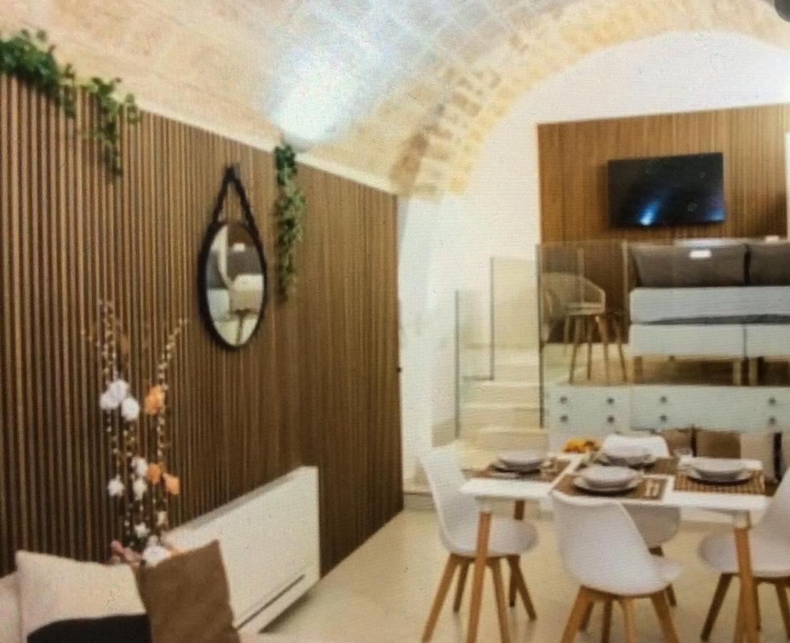 Lc Luxury Apartment 바리 외부 사진